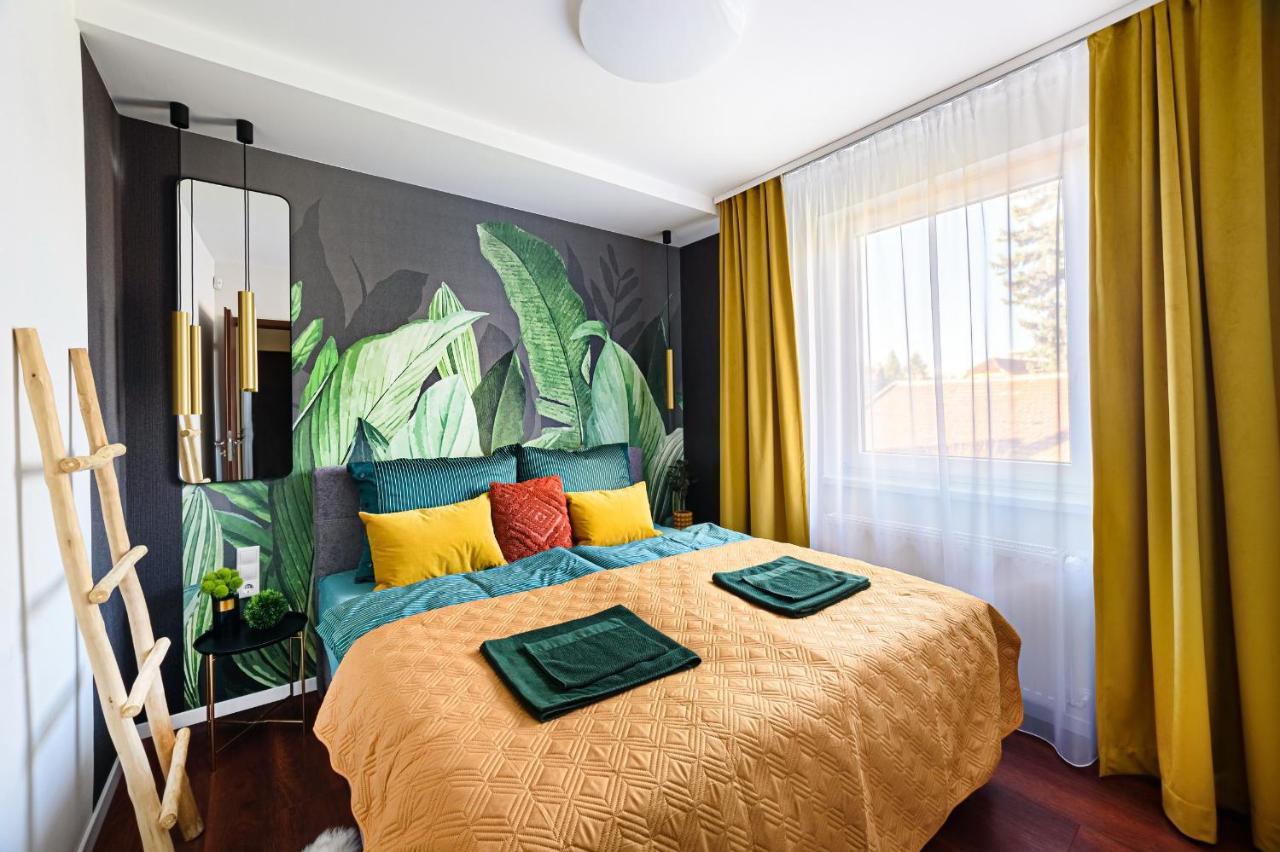 Hid19 Apartman Gyor Belvaros-Free Parking-Terrace Az Rq Vizi Elmenypark Es Gyogyfuerdonel Bagian luar foto